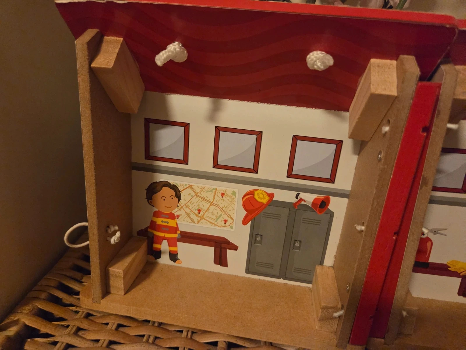 ❤️ Petite caserne de pompier en bois – photo 5